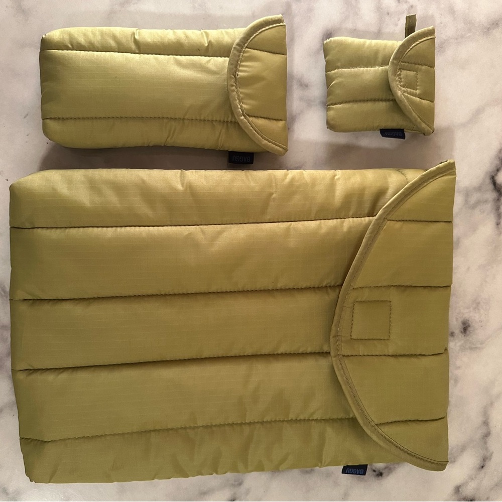 Baggu puffy laptop sleeve, glasses and iPod case Avocado  13”
